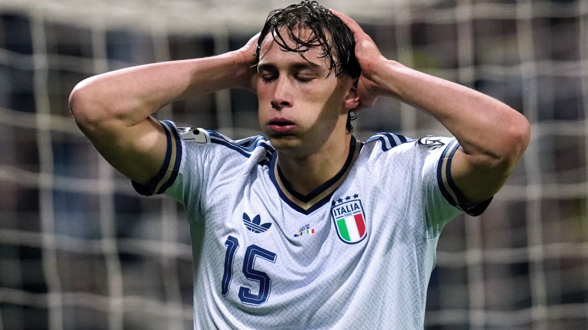 Švédové a Turci slaví postup na mistrovství světa. Italové vypadli na penalty